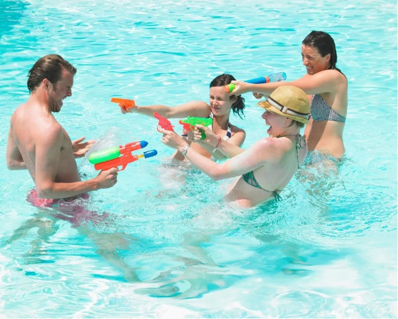 室內泳池什么“咖位”？居然用專業定制的除濕機?。。?></div>
								<div   id=